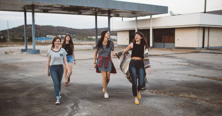 Oamenii de știință propun ca adolescența să dureze până la 24 de ani