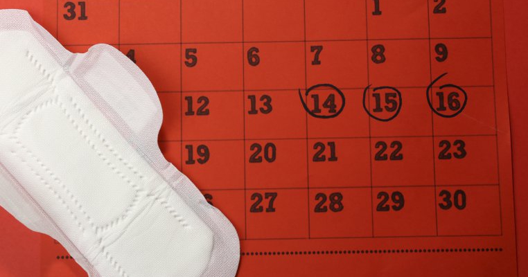 Cum sa vorbesti cu fiica ta despre prima menstruatie