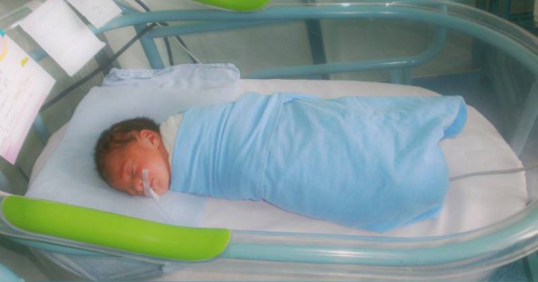 O fetita de numai sase saptamani are nevoie de ajutor, pentru ca inima ei sa bata in continuare