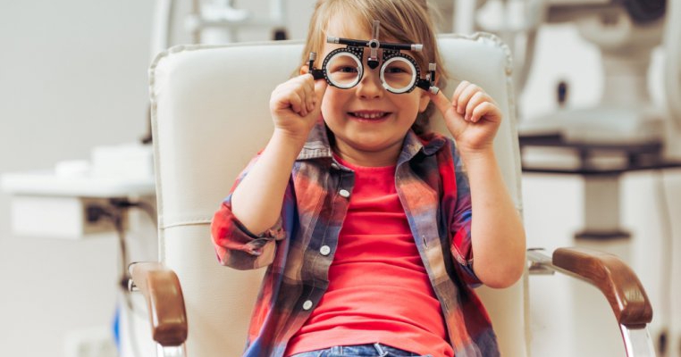 intrebare pentru oftalmolog pentru copii viziune după keratocon acut
