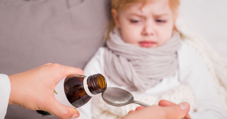 5 lucruri pe care trebuie să le știi înainte de a da antibiotic copilului