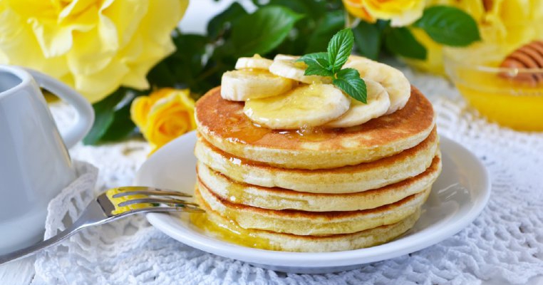 7 idei de rețete de clătite din numai 3 ingrediente