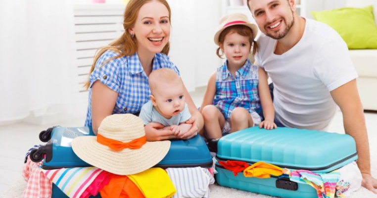 Prima excursie cu bebelușul? Ai nevoie de un kit complet de călătorie!