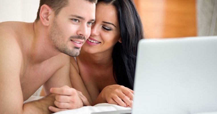 Cum îți afectează filmele porno relația de cuplu