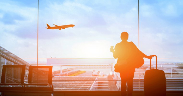O mamă a creat panică într-un avion când a urcat cu copiii bolnavi de varicelă pe ruta Timișoara-București