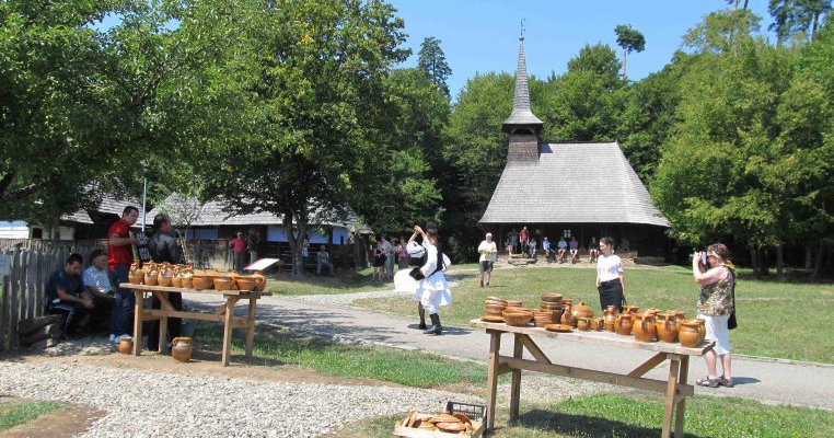 Targ de produse traditionale si ecologice in 4-5 august 2012