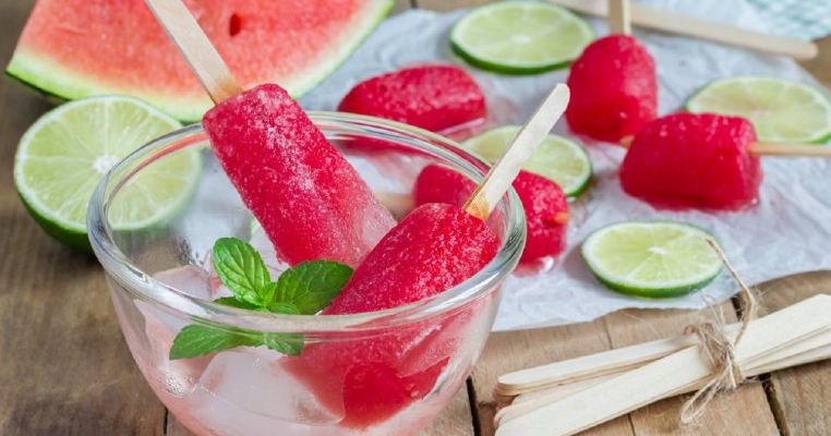 10 fructe de vară în 10 deserturi savuroase
