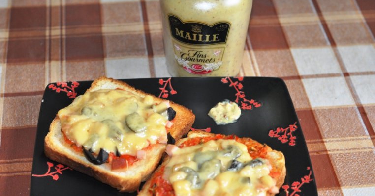 Bruschette cu sunca de curcan