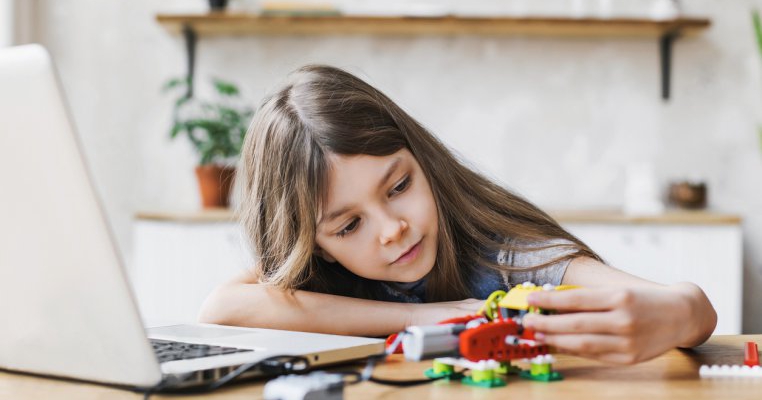 Top 5 cele mai ingenioase jocuri concepute de psihologi pentru dezvoltarea copilului