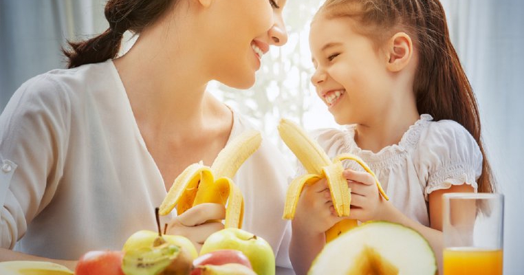 3 vitamine fără de care copilul nu s-ar dezvolta normal