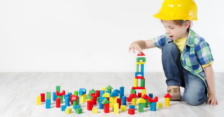 3 jocuri de construcție surprinzătoare pentru copii inteligenți