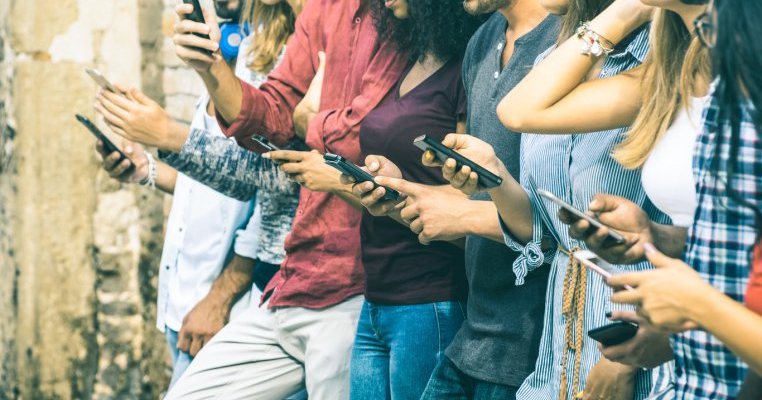 Folosirea smartphone-urilor duce la ADHD în adolescență