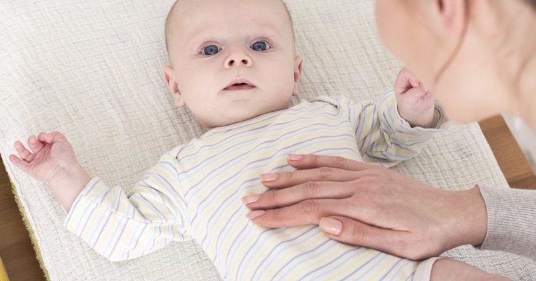 Cum știi că bebelușul tău are nevoie de un supliment pentru a echilibra flora intestinală