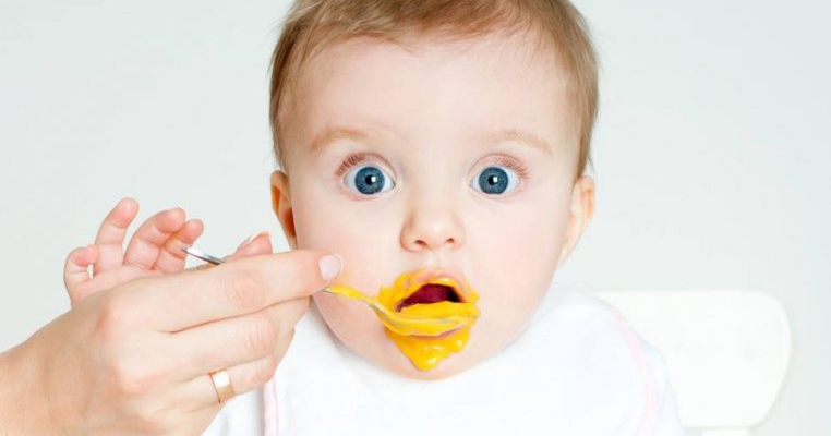 Tabel diversificare. Alimentatia copiilor, de la nastere pana la un an, pas cu pas