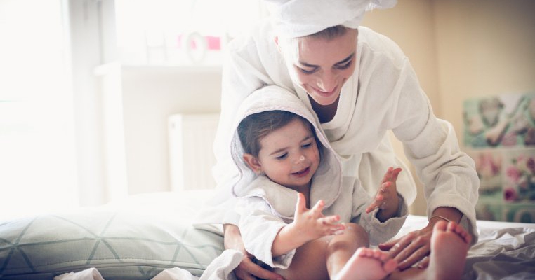 Top 10 produse de îngrijire a pielii pentru bebe și mami pe care trebuie să le ai