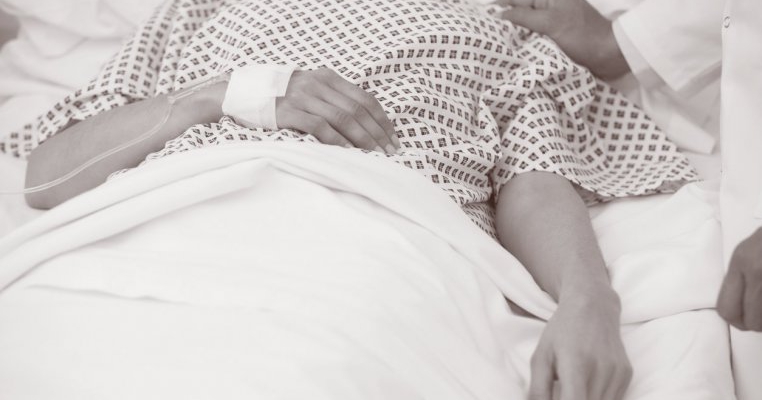 În comă de 14 ani, o femeie este violată și rămâne însărcinată. Ce se va întâmpla cu copilul ei