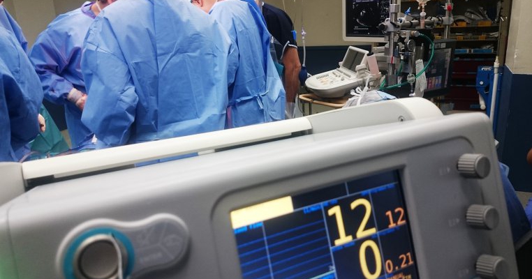 INML confirmă: copilul decedat la Sanador a sângerat lent, după ce medicii i-au înțepat o venă