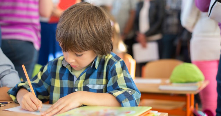 Elevii de clasa I ar trebui lăsați repetenți, conform Ministrului Educației 