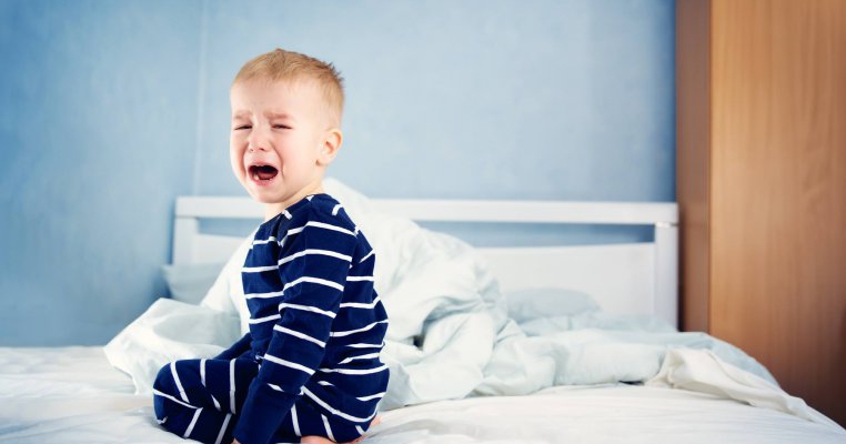 10 motive care explică de ce copilul tău nu vrea să doarmă singur