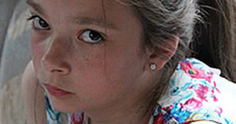 S-a sinucis "Cenușăreasa"! O adolescență s-a spânzurat, pentru că tatăl vitreg o trezea noaptea să facă treburi casnice