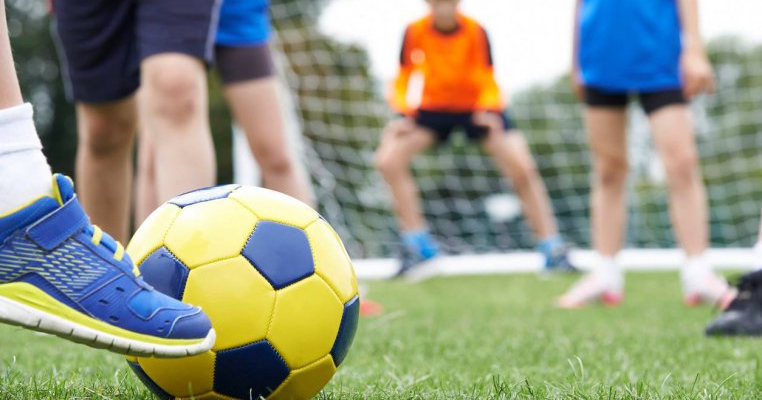 Elevii vor primi vouchere pentru echipament sportiv de la Ministerul Educației