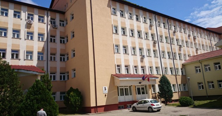 Un spital din România va plăti 50 de mii de lei daune unei mame care a fost infectată în maternitate cu stafilococ