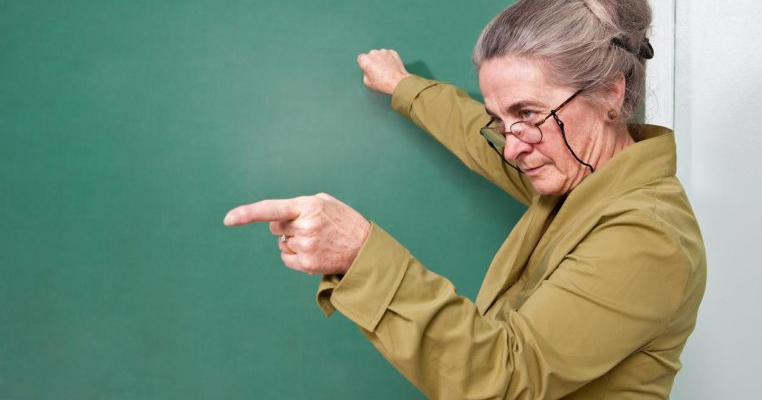 Ești grasă de nu încapi în oglindă! Înregistrări audio șocante cu o profesoară care își insultă elevii