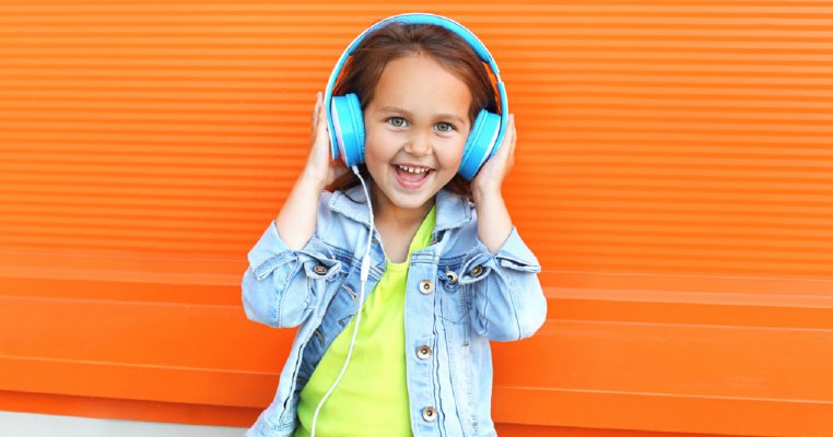 Ce fel de căști audio sunt recomandate pentru copii