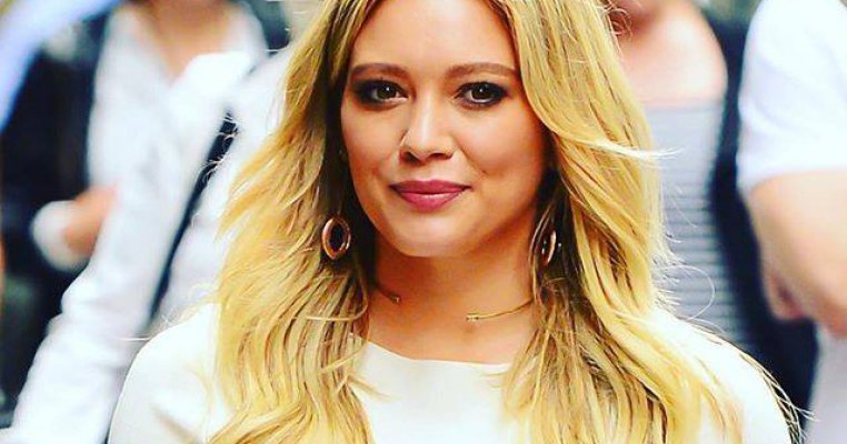 Hilary Duff publică un video cu imagini intime de la nașterea în apă a fetiței ei