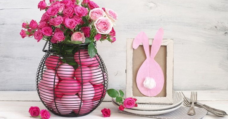 16 idei de decorațiuni cu flori și ouă pentru Paște