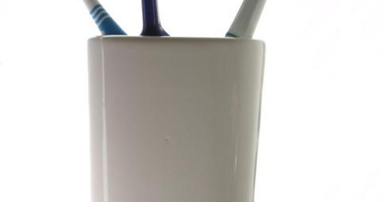 Peste 30.000 de femei insarcinate beneficiaza gratuit de un kit de sanatate orala in cadrul campaniei -Zambeste Romania-