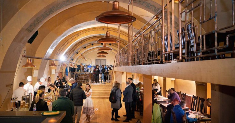De 1 Mai, Grupul City Grill redeschide Becker Brau,  operat de Hanu’ Berarilor