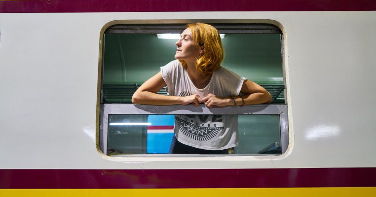 Cercetătorii sfătuiesc mamele să plece în vacanțe fără copii
