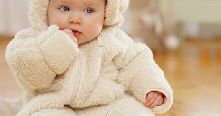 Cum sa-ti pregatesti bebelusul pentru lunile friguroase?