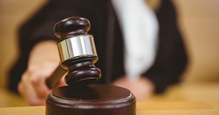 Decizie controversată: tribunalul obligă o femeie cu retard mental să facă avort