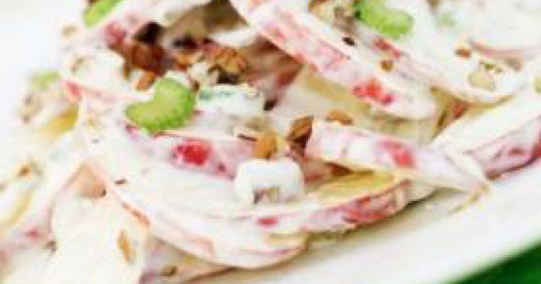 Salata Waldorf, o varianta pentru copii de 3-4 anisori