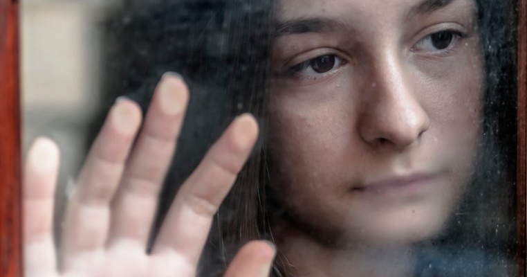 Mama mi-a distrus stima de sine cu 18 cuvinte. Ai grijă ce îi spui copilului tău!