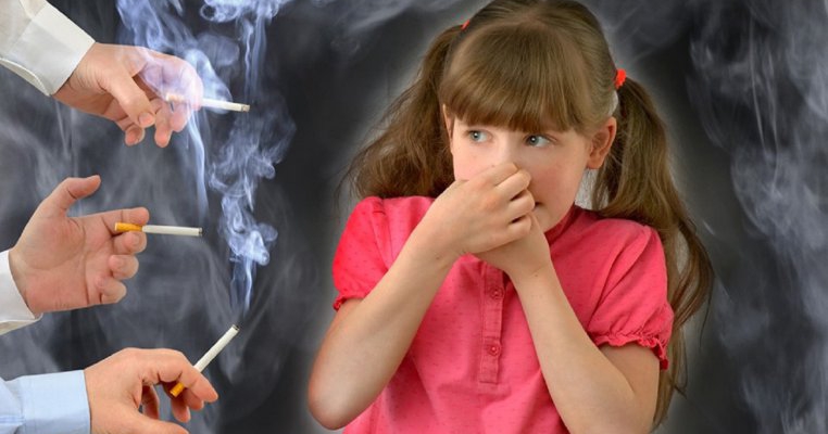 Un copil fumează 150 de țigări pe an într-o casă de fumători