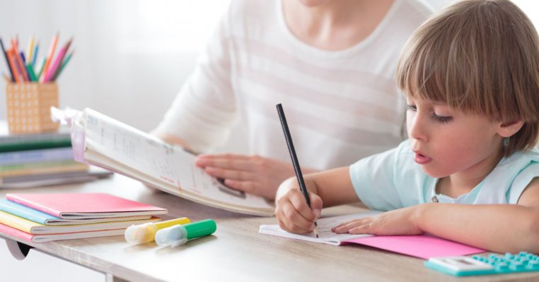 10 reguli gramaticale pe care insist să le știe copilul meu