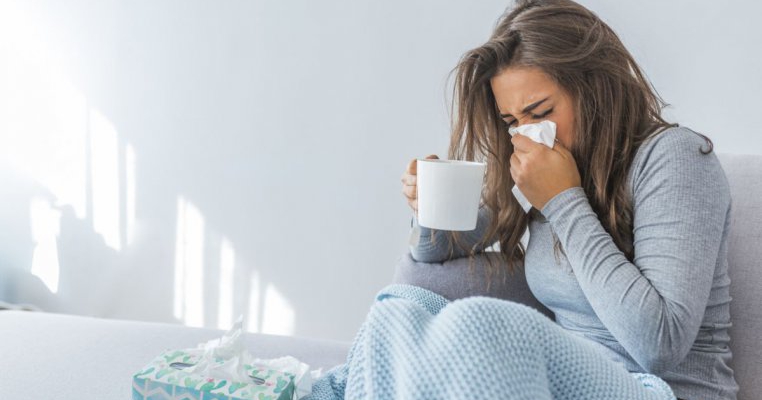 11 probleme de sănătate pe care le crezi contagioase și care NU sunt, de fapt