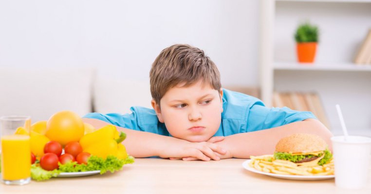 OMS confirmă: în România este epidemie de obezitate infantilă