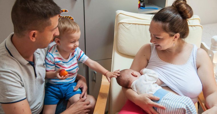 UNICEF - politicile favorabile familiilor sunt esențiale pentru creșterea ratelor de alăptare în întreaga lume 