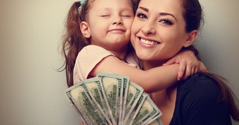 Care ar trebui să fie salariul unei mame, pentru tot ce face pentru familie și casă! Wow! Suma este U-R-I-A-Ș-Ă!