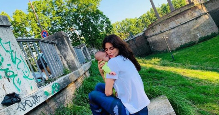 Cât este de frumoasă! Catrinel Menghia publică o poză cu fetița ei de 6 luni 