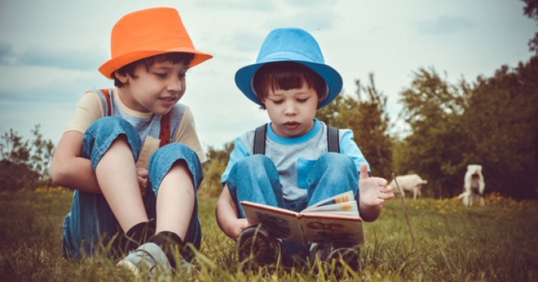 Știm ce au citit copiii vara asta! Libris.ro, cu 48% mai multe cărți pentru copii comandate în această vară