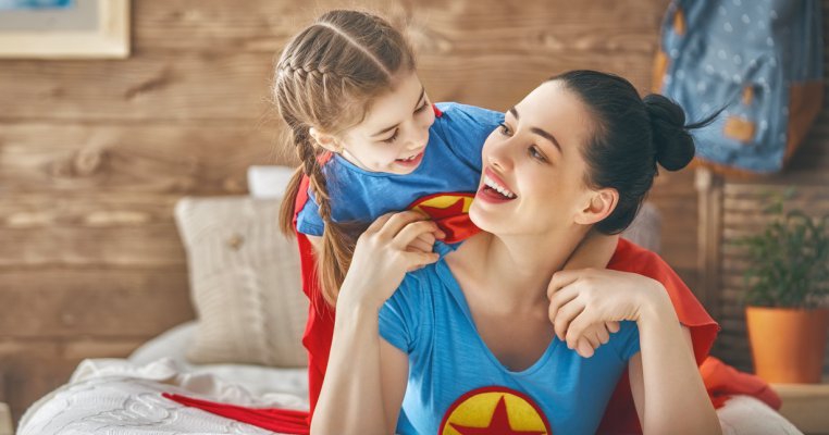 Zodia care a primit titlul de Mama Anului! Este cea mai bună dintre toate