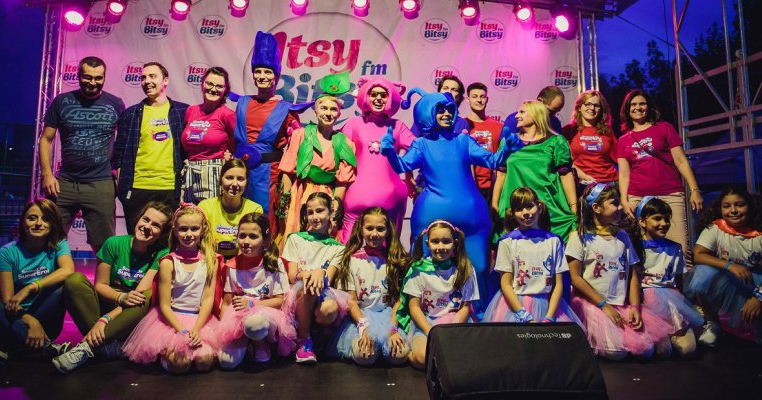 30.000 de copii și părinți la Școala de SuperEroi Itsy Bitsy