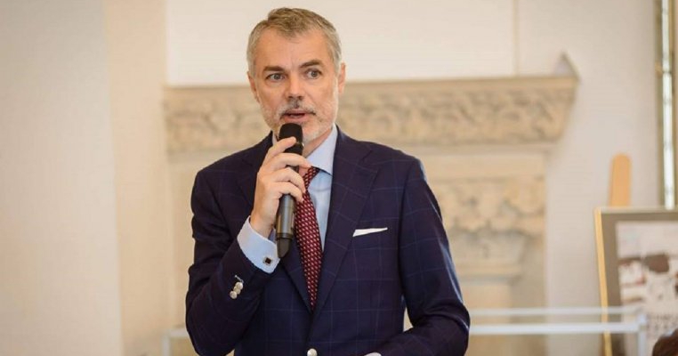 Medicul Mihai Craiu avertizează, după ce o stewardesă a murit de encefalită rujeoloasă: „Riscurile sunt mari dacă nu faceți asta”