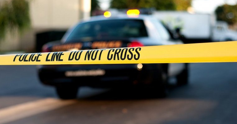 Scandal fatal în curtea școlii! Un băiat de 18 ani și-a înjunghiat mortal colegul, după ce s-au certat din cauza unei fete
