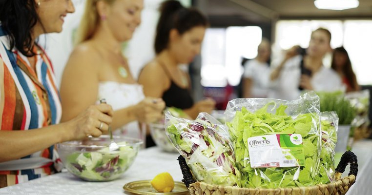 Agriro Fresh susține Concursul de Mâncat Salată, concept inedit lansat de trainerul Cristi Cristea